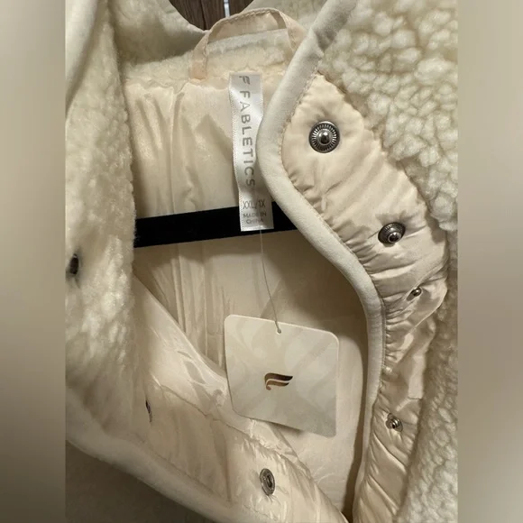 FABLETICS Tahoe Teddy Jacket - Picture 3 of 17